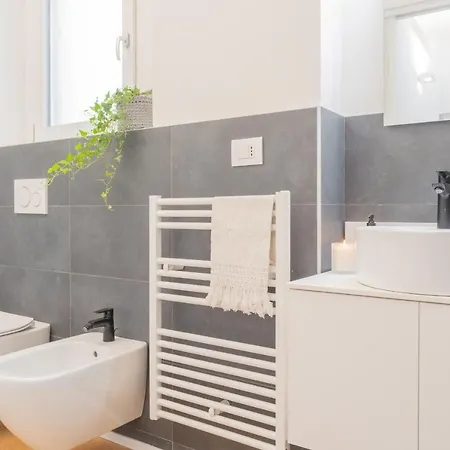 A Step From The By Rent Appartement *