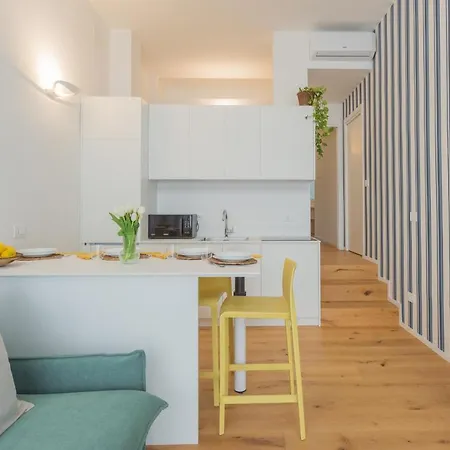Appartement A Step From The By Rent