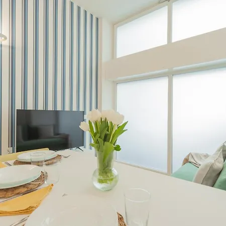 A Step From The By Rent Appartement *