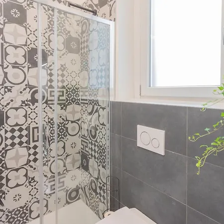 A Step From The By Rent Appartement